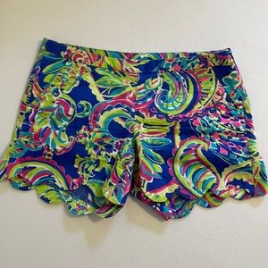 Like new Lilly Pulitzer scalloped shorts